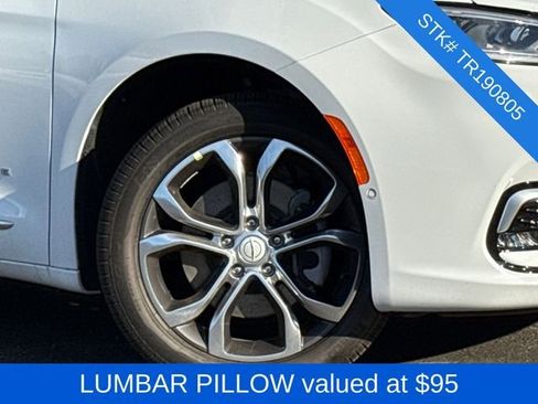 New 2026 Chrysler Pacifica Pinnacle image 2