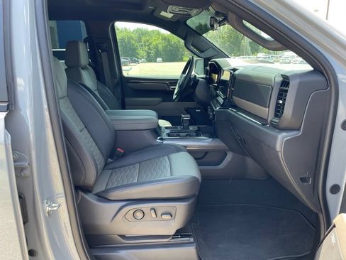 Used 2025 Chevrolet Silverado 1500 ZR2 w/ Technology Package AWD/4WD image 38