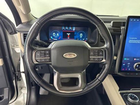 Used 2023 Ford Expedition Platinum image 14
