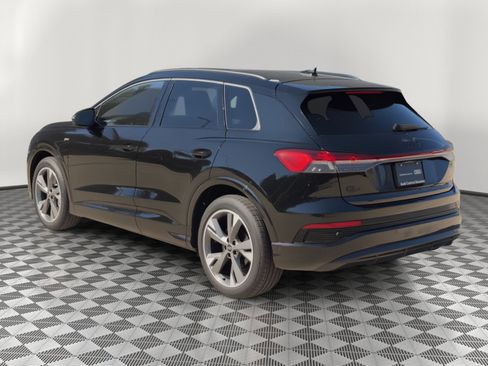 Used 2024 Audi Q4 e-tron Premium Plus image 3