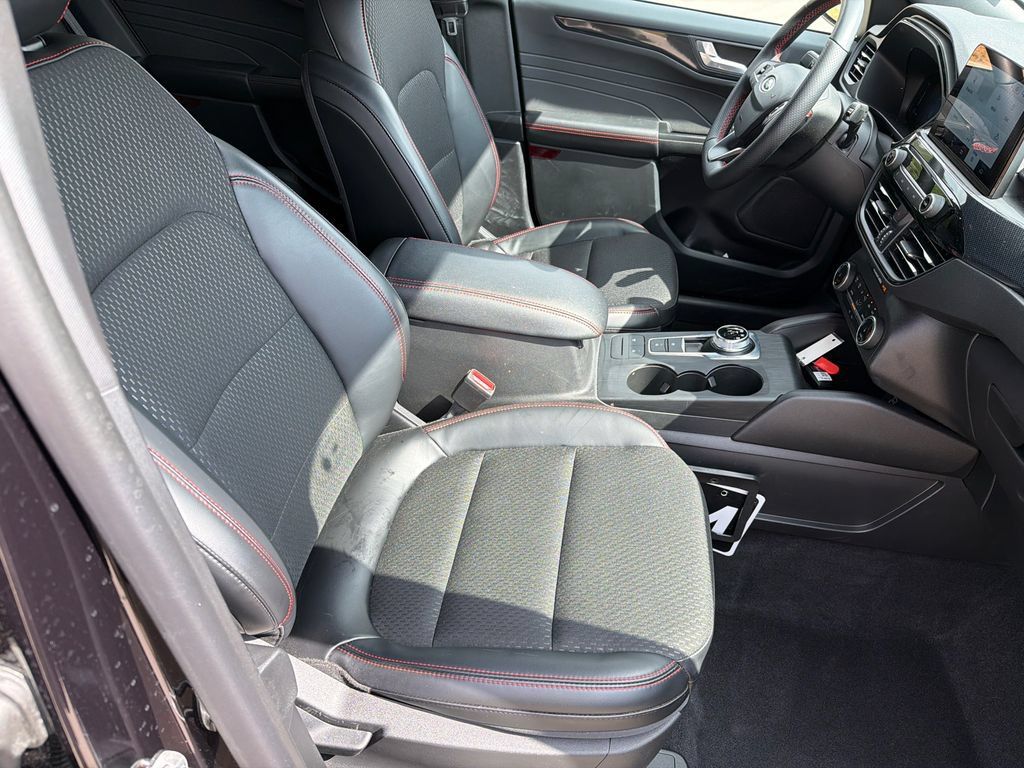 Used 2026 Ford Escape ST-Line FWD image 13