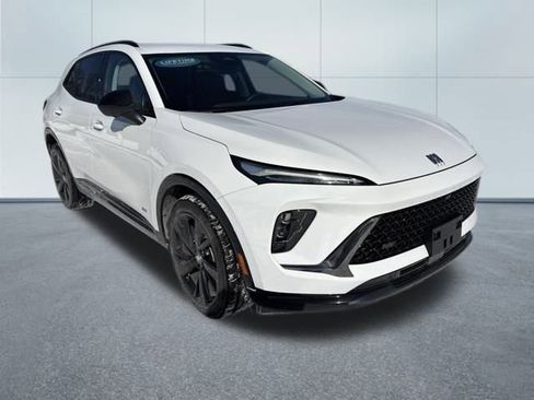 Used 2025 Buick Envision Sport Touring image 4