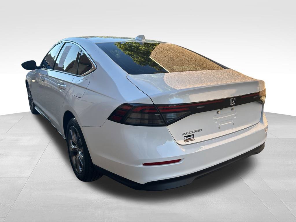 Used 2024 Honda Accord EX image 3