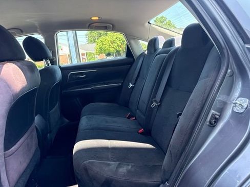 Used 2015 Nissan Altima 2.5 SV FWD image 11