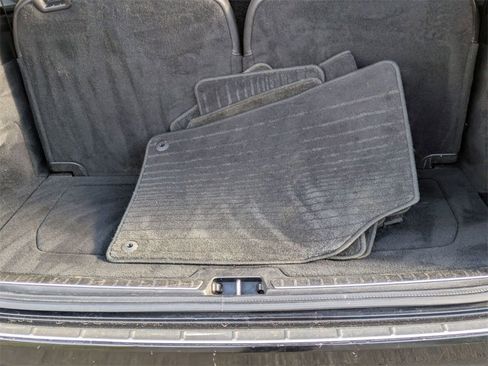 Used 2016 Volvo XC90 T8 Momentum w/ Vision Package image 28