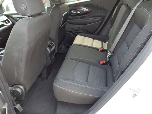 Used 2024 GMC Terrain SLE FWD image 11