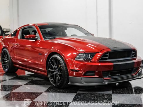 Used 2014 Ford Mustang GT Premium image 17