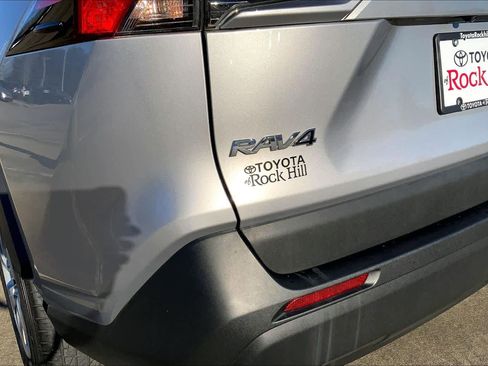 Used 2020 Toyota RAV4 LE image 32