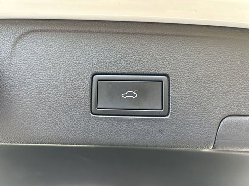 Used 2022 Volkswagen Atlas Cross Sport SE image 53