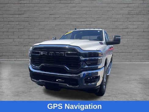 Used 2025 RAM 2500 Big Horn AWD/4WD image 4