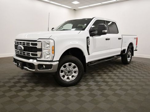 Used 2024 Ford F350 XLT w/ FX4 Off-Road Package AWD/4WD image 2