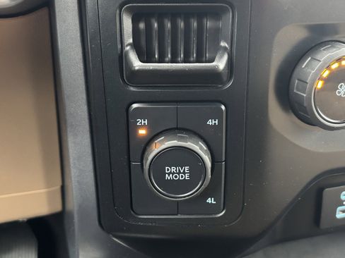 Used 2023 Ford F150 XLT image 4