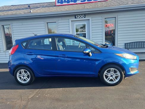 Used 2019 Ford Fiesta SE w/ Cold Weather Package FWD image 2