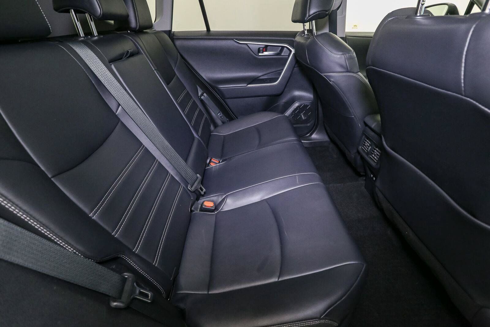 Used 2019 Toyota RAV4 Limited AWD/4WD image 22