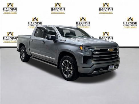 Used 2024 Chevrolet Silverado 1500 High Country w/ Technology Package image 3