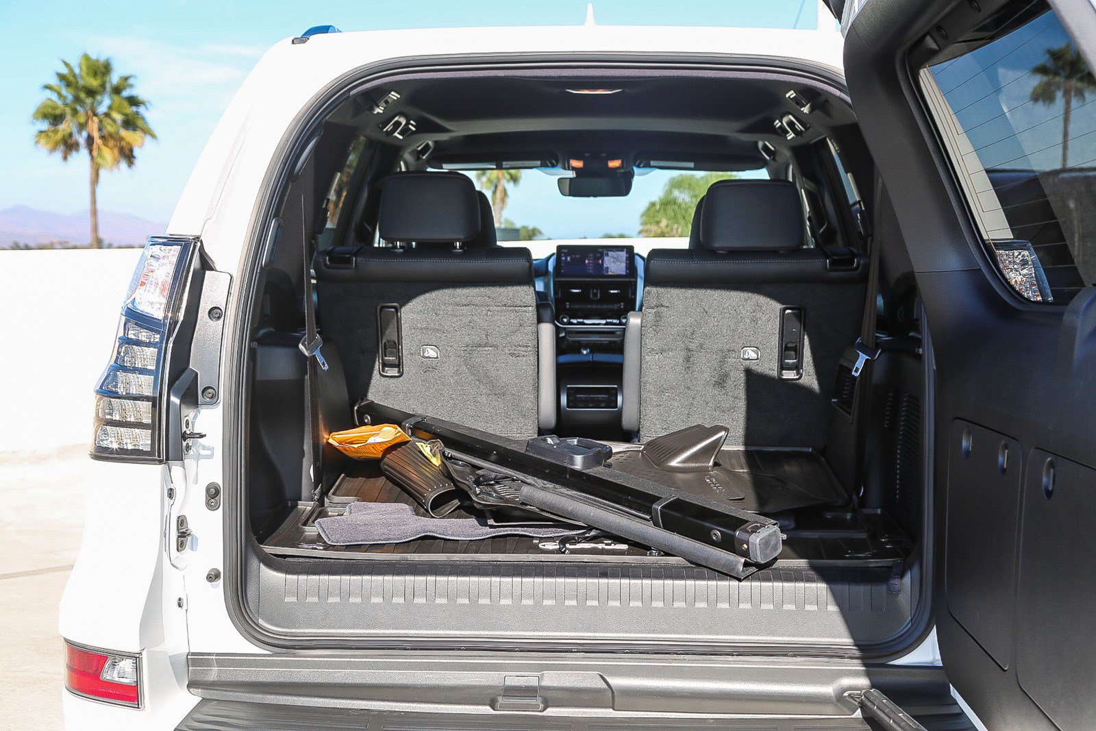 Used 2023 Lexus GX 460 Luxury w/ Sport Design Package AWD/4WD image 13