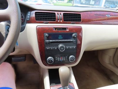 Used 2008 Chevrolet Impala LT FWD image 18