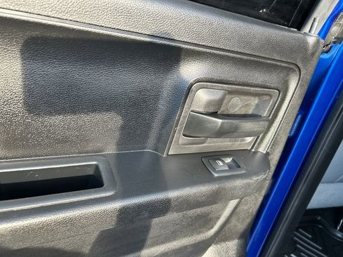 Used 2017 RAM 1500 Express image 17