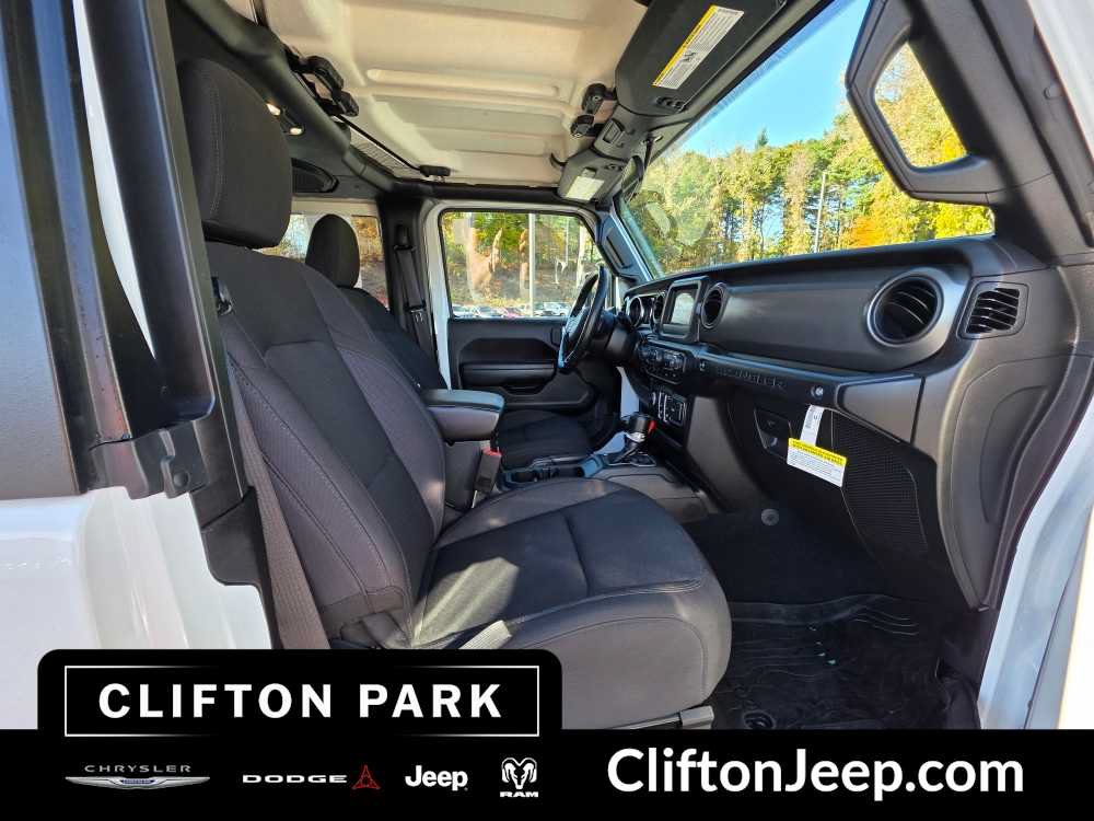 Used 2022 Jeep Wrangler Sport AWD/4WD image 14