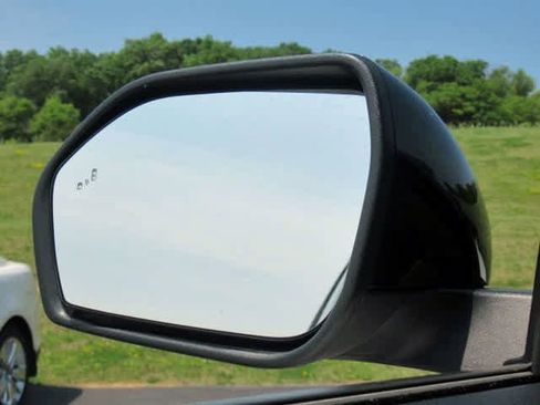 Used 2023 Ford Explorer Limited image 31