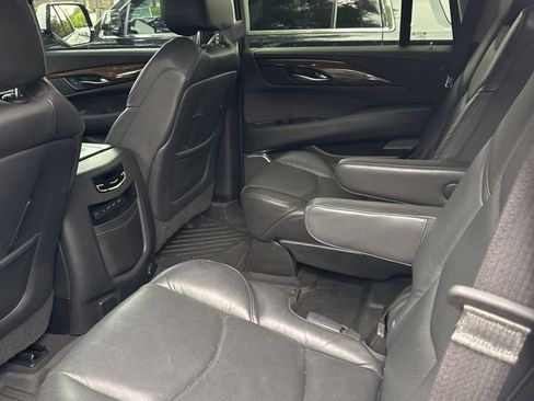 Used 2020 Cadillac Escalade Premium Luxury AWD/4WD image 5