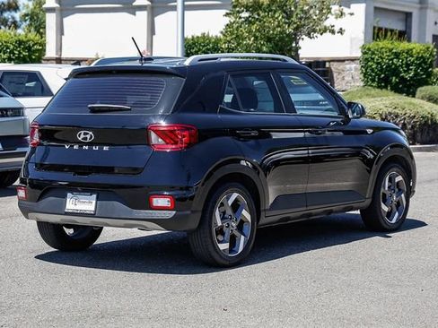 Certified 2024 Hyundai Venue SEL FWD image 5