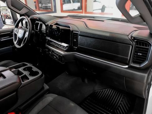 Used 2025 Chevrolet Silverado 2500 LT w/ Convenience Package AWD/4WD image 14