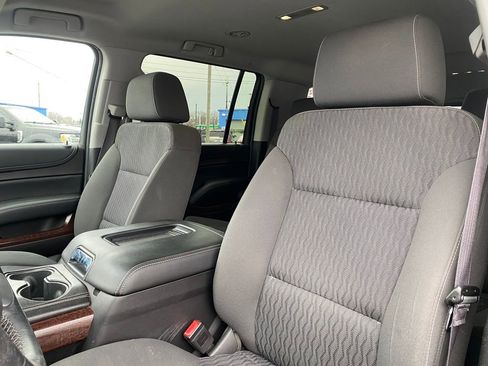 Used 2016 GMC Yukon XL SLE w/ Convenience Package image 9