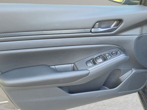 Certified 2025 Nissan Altima 2.5 S FWD image 37
