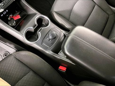 Used 2023 GMC Terrain SLE w/ Elevation Edition FWD image 17