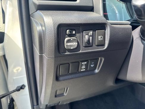 Used 2023 Toyota 4Runner TRD Off-Road Premium AWD/4WD image 29