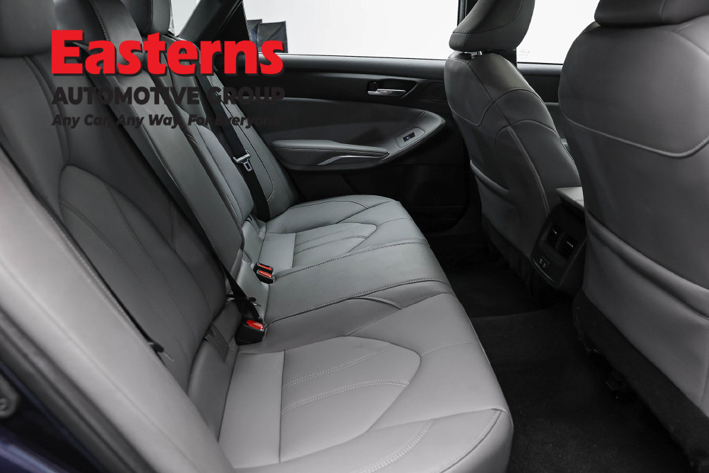 Used 2022 Toyota Avalon XLE w/ Moonroof Package FWD image 25