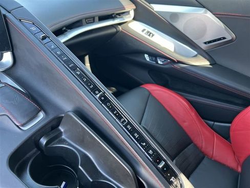Used 2024 Chevrolet Corvette Stingray Premium Conv w/ Z51 Performance Package image 21