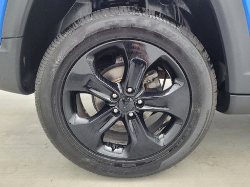 Used 2018 Jeep Compass Latitude AWD/4WD image 31