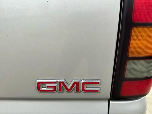 Used 2006 GMC Sierra 2500 SLE AWD/4WD image 42