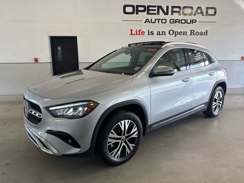 Used 2025 Mercedes-Benz GLA 250 4MATIC image 3
