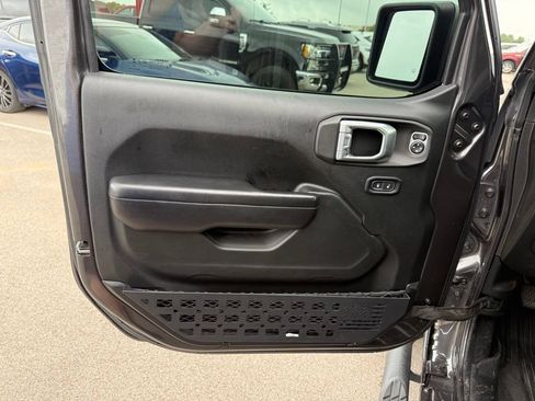 Used 2019 Jeep Wrangler Unlimited Sport S AWD/4WD image 6