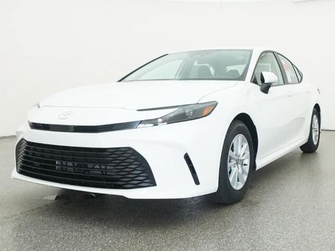 New 2026 Toyota Camry LE FWD image 32