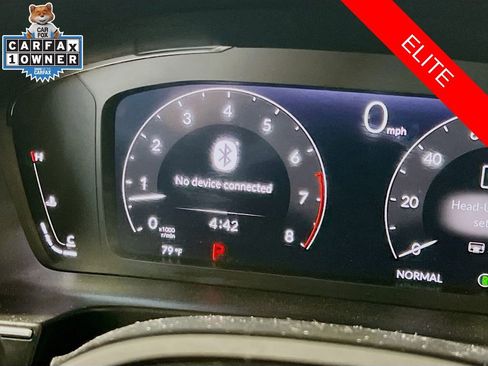 Used 2024 Honda Pilot Elite image 12