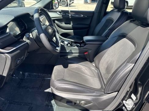 Certified 2023 Jeep Grand Cherokee L Laredo RWD image 24