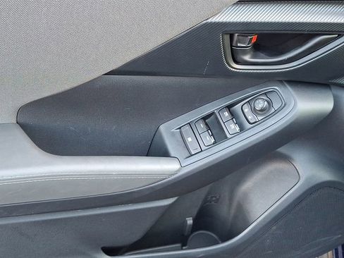 Used 2025 Subaru Crosstrek 2.0i Premium image 12