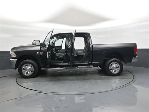 Used 2018 RAM 2500 Tradesman w/ Chrome Appearance Group image 48