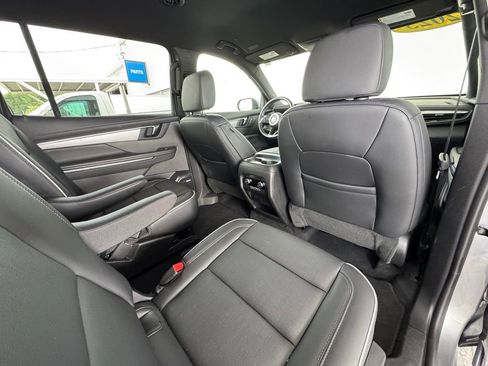 Used 2025 Buick Enclave Preferred FWD image 26