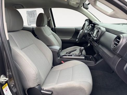 Used 2017 Toyota Tacoma SR w/ Tow Package image 15