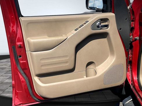 Used 2018 Nissan Frontier SV image 24