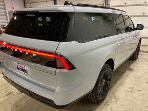 Used 2026 Lincoln Navigator L Reserve AWD/4WD image 16