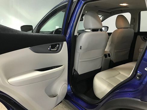 Used 2020 Nissan Rogue Sport SL w/ Premium Package FWD image 18