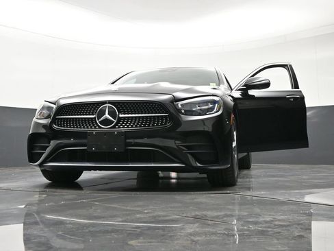 Used 2022 Mercedes-Benz E 350 4MATIC Sedan image 31
