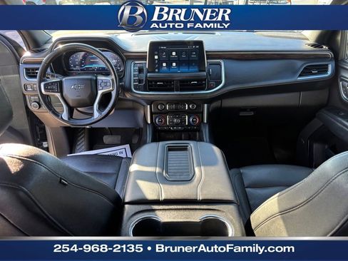 Used 2022 Chevrolet Suburban Z71 w/ Luxury Package image 23