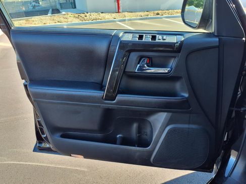 Used 2019 Toyota 4Runner TRD Off-Road Premium AWD/4WD image 19